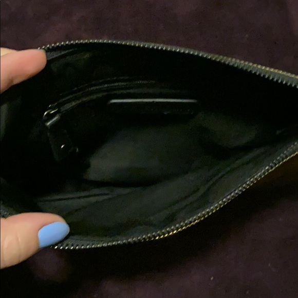 BCBG Generation Gold Clasp - Picture 5 of 5